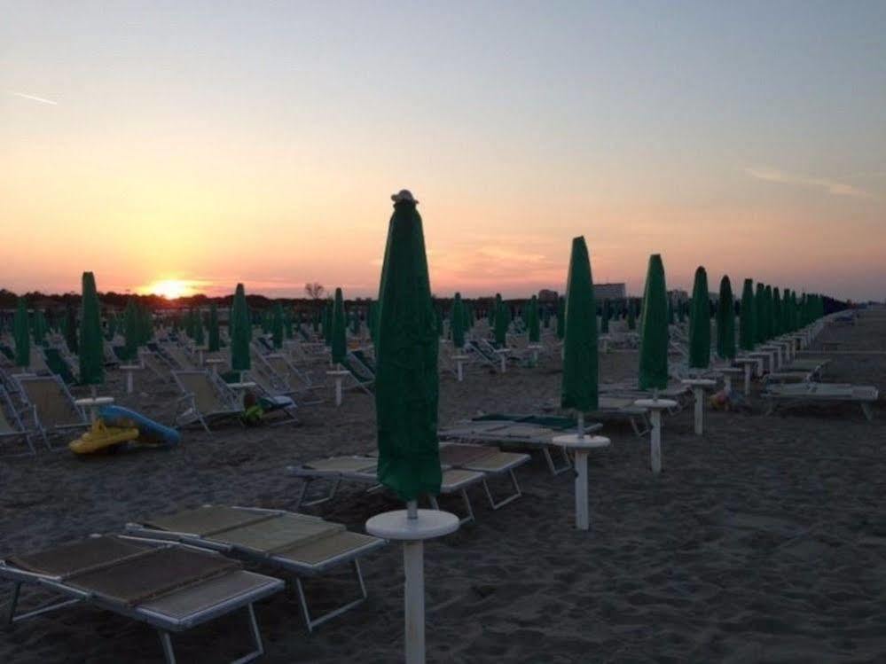 Mare E Pineta